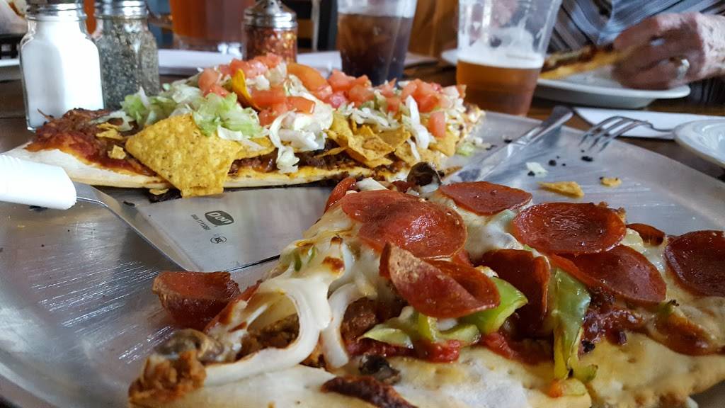Coachs Pizza | restaurant | 560 S Prairie View Dr, West Des Moines, IA 50266, USA | 5152232233 OR +1 515-223-2233
