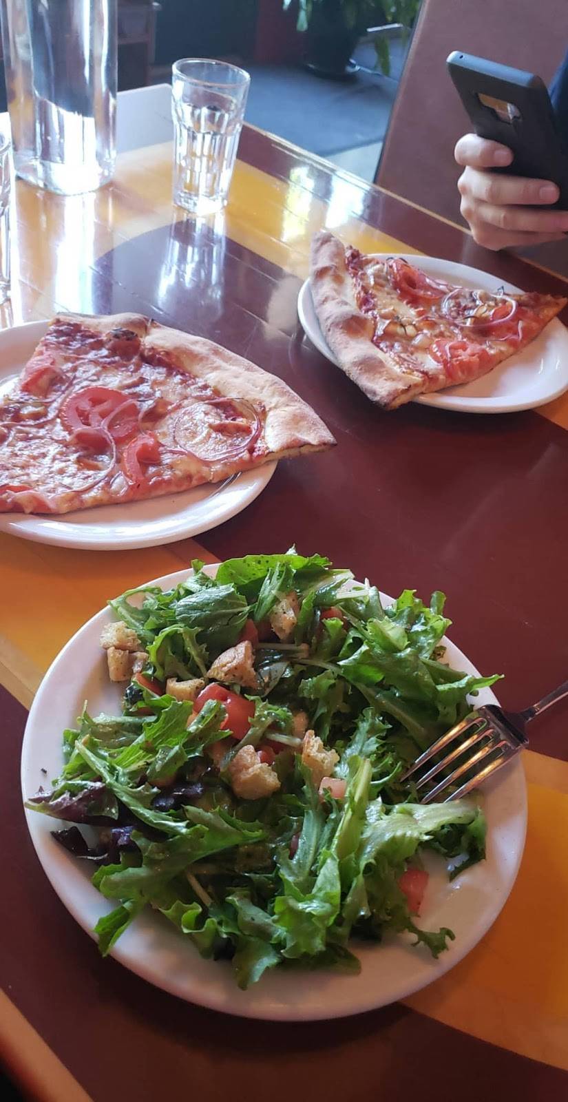 Central Pizza | restaurant | 2901 S Jackson St, Seattle, WA 98144, USA | 2066026333 OR +1 206-602-6333