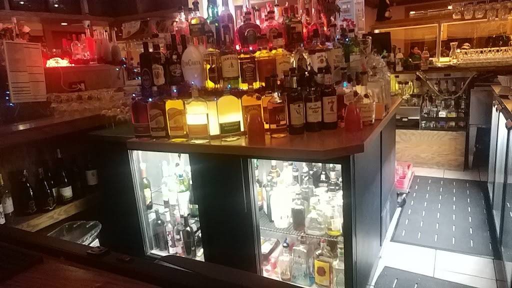 Moonraker Pub & Deck | restaurant | 110 N Jefferson St, Cromwell, IN 46732, USA | 2608562013 OR +1 260-856-2013