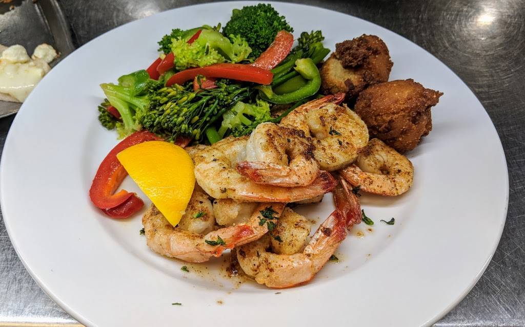 Sliders Oyster Bar | restaurant | 218 1st St, Neptune Beach, FL 32266, USA | 9042460881 OR +1 904-246-0881