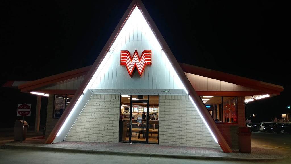 Whataburger | restaurant | 101 W Southwest Pkwy, Lewisville, TX 75067, USA | 9724342505 OR +1 972-434-2505