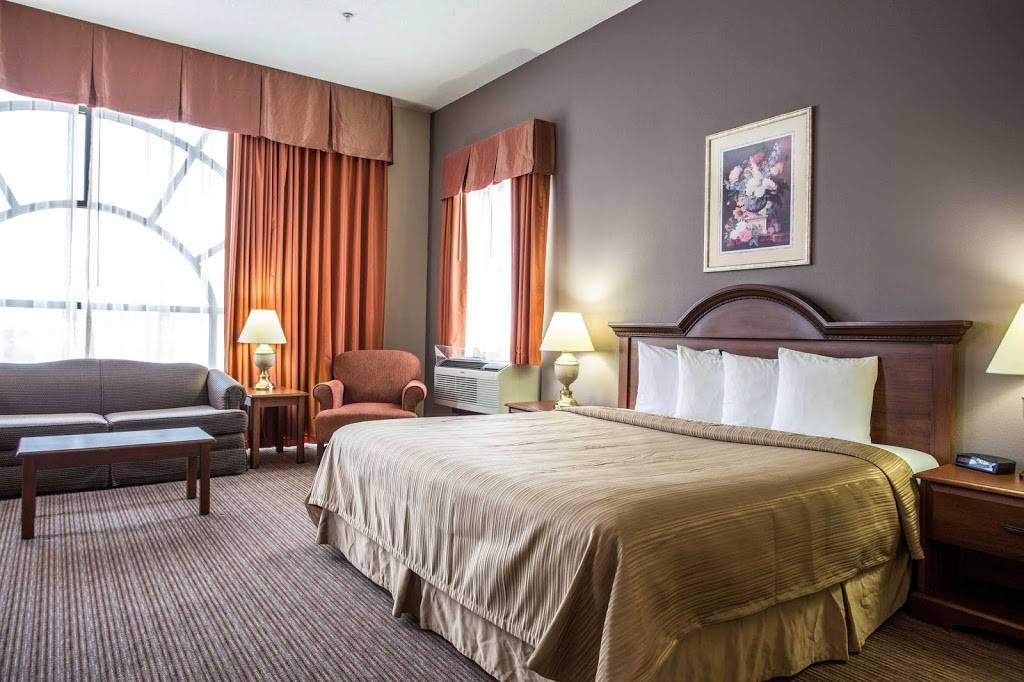 Quality Inn & Suites Matthews - Charlotte | restaurant | 13470 E Independence Blvd, Matthews, NC 28105, USA | 7048219800 OR +1 704-821-9800