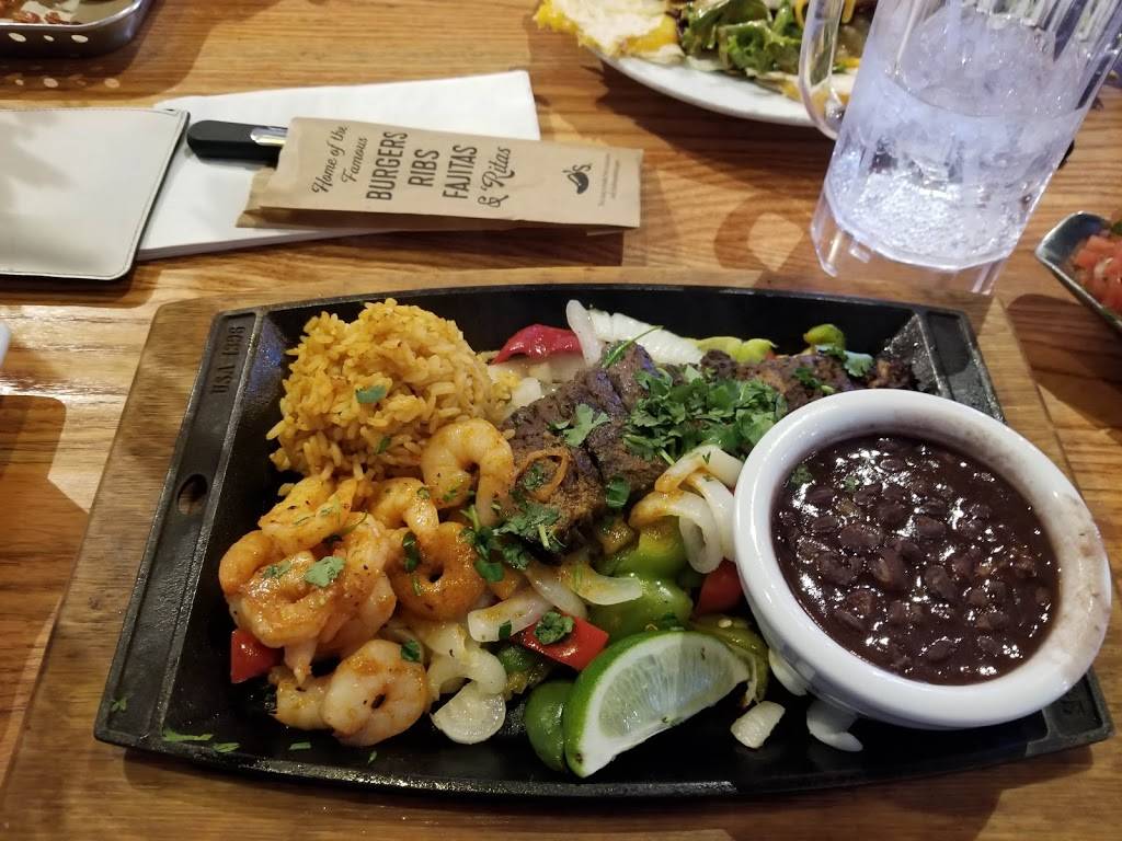 Chilis Grill & Bar | restaurant | 2560 Coors Blvd NW, Albuquerque, NM 87120, USA | 5058317298 OR +1 505-831-7298