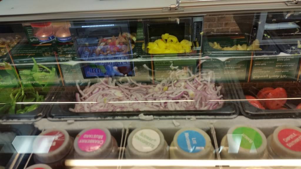 Subway | restaurant | 800 Commons Drive [P], Oxford, PA 19363, USA | 6109981860 OR +1 610-998-1860