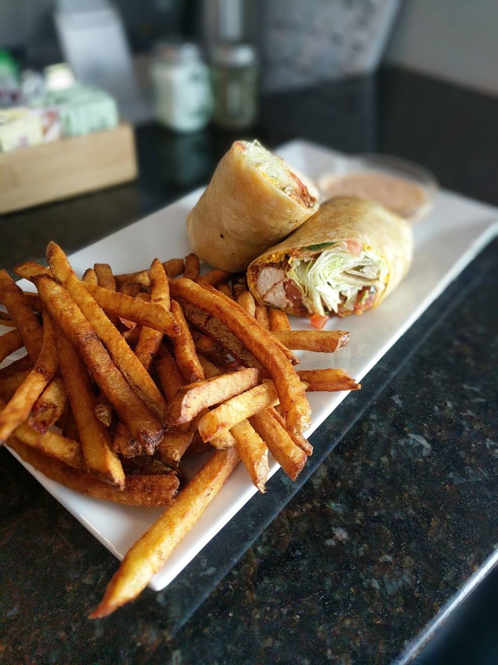 Joes 320 Cafe | restaurant | 320 Spring St, Boston, MA 02132, USA | 6174774559 OR +1 617-477-4559