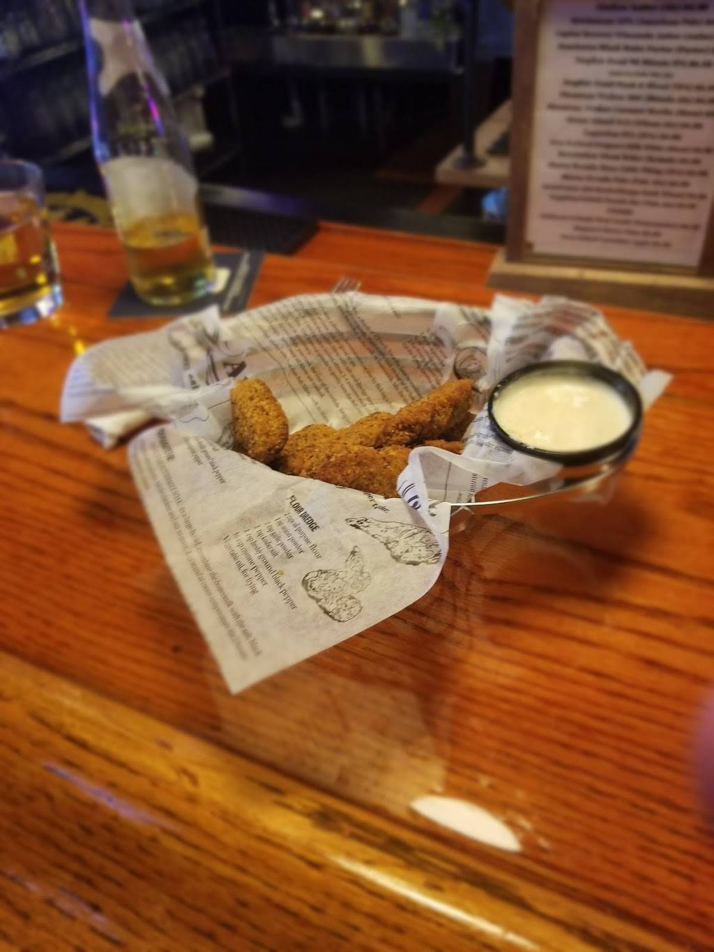 Mad Hatters Pub | restaurant | 2702 W Farmington Rd, West Peoria, IL 61604, USA | 3099661008 OR +1 309-966-1008