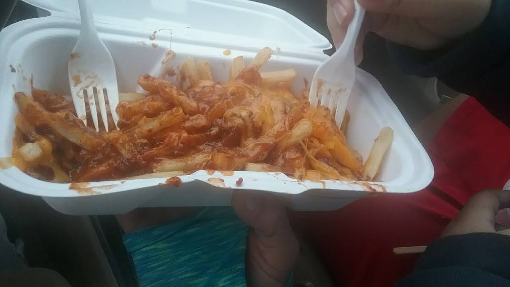 Wienerschnitzel | restaurant | 5100 Auburn Blvd, Sacramento, CA 95841, USA | 9163329404 OR +1 916-332-9404