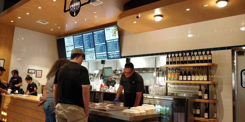 California Fish Grill | restaurant | 1185 W Renaissance Pkwy, Rialto, CA 92376, USA | 9093404434 OR +1 909-340-4434