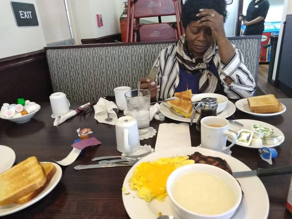 Broadview Family Restaurant | restaurant | 2417 Roosevelt Rd, Broadview, IL 60155, USA | 7083458660 OR +1 708-345-8660