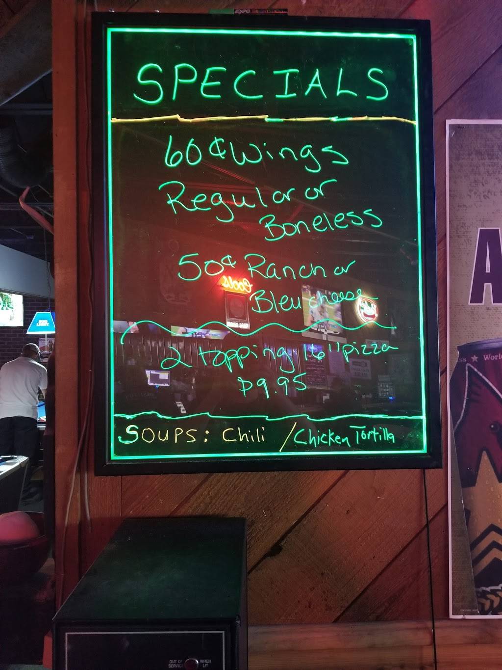 Pheasant Bar and Grill | night club | 13909 S Plaza, Omaha, NE 68137, USA | 4028953311 OR +1 402-895-3311