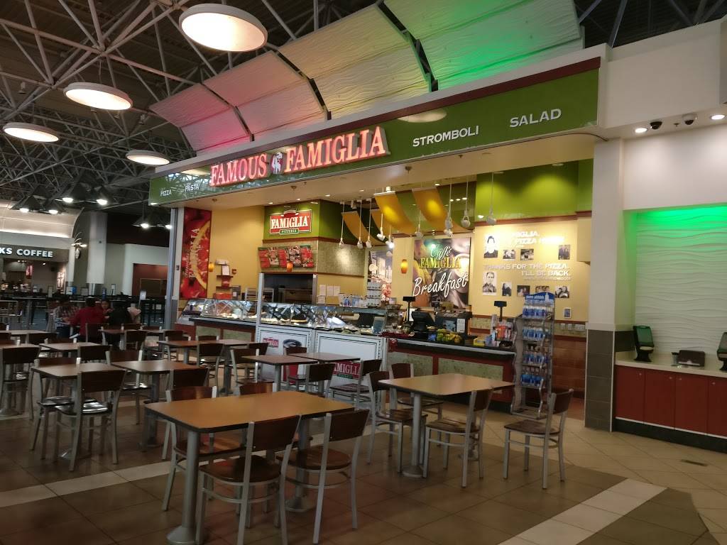 Famous Famiglia Pizzeria | restaurant | 5300 S Howell Ave, Milwaukee, WI 53207, USA | 4147475252 OR +1 414-747-5252