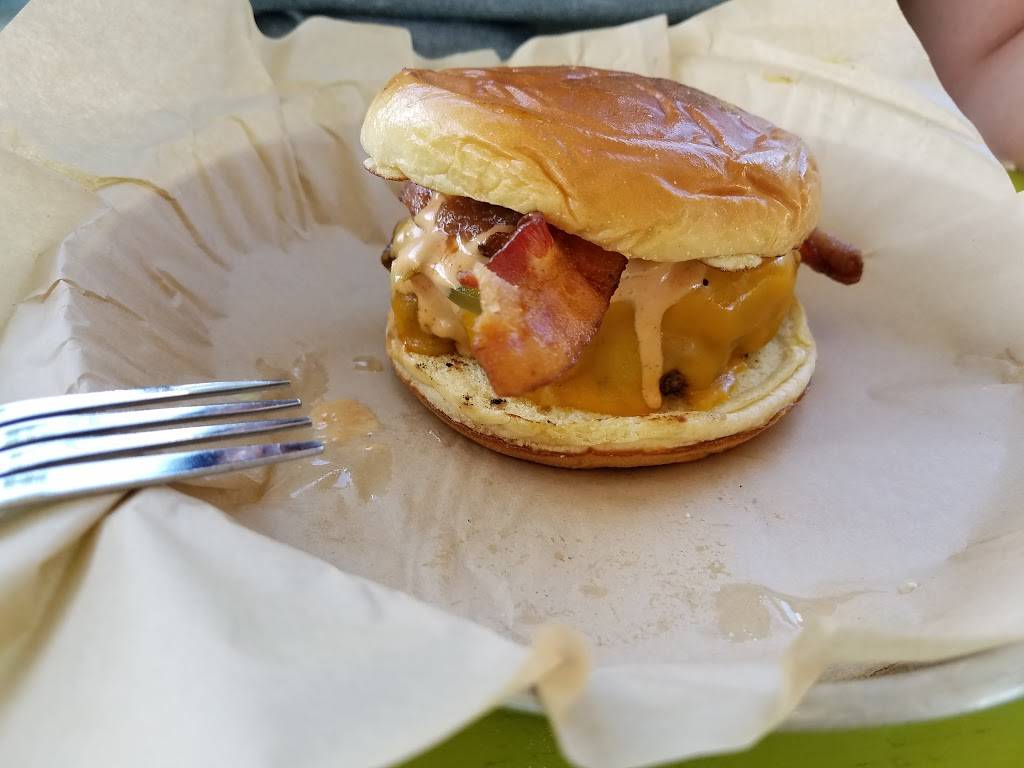 Tubbys Ice House | restaurant | 318 E Austin St, Fredericksburg, TX 78624, USA | 8303073026 OR +1 830-307-3026