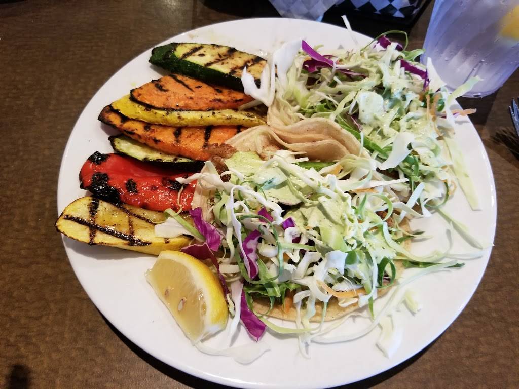 Pier 36 Seafood & Oyster Bar | restaurant | 1410 E Hwy 90 Alt #200, Richmond, TX 77406, USA | 2812384800 OR +1 281-238-4800