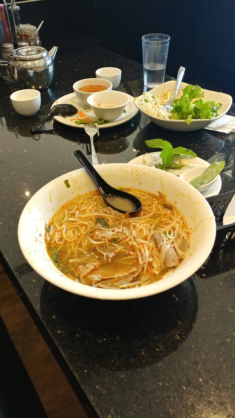 Pho Bistro Ltd. | restaurant | 100 Steeles Ave W, Thornhill, ON L4J 7Y1, Canada | 9058868879 OR +1 905-886-8879