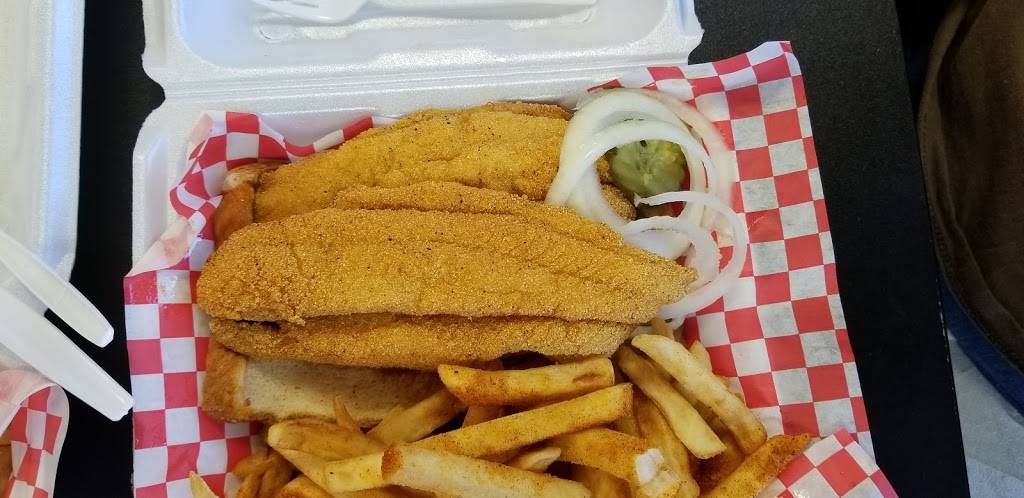 Helens Hot Chicken | restaurant | 1915 Gallatin Pike N #105, Madison, TN 37115, USA | 6152398502 OR +1 615-239-8502