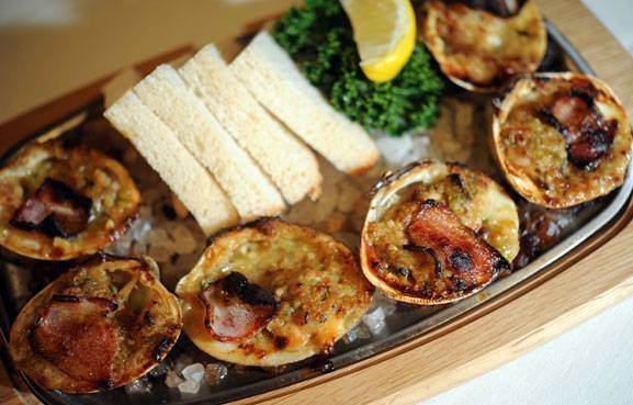 Snyders Willow Grove | restaurant | 7089 Baltimore Annapolis Blvd A, Glen Burnie, MD 21061, USA | 4106949449 OR +1 410-694-9449