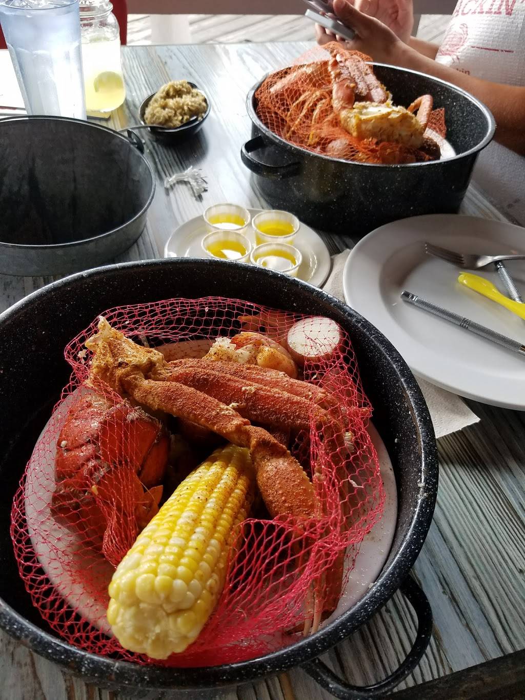 Joes Crab Shack | restaurant | 2730 Gulf to Bay Blvd, Clearwater, FL 33759, USA | 7277998530 OR +1 727-799-8530
