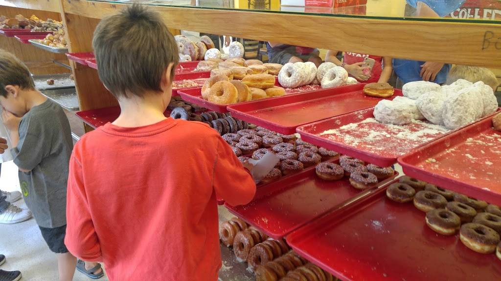 Donut King | bakery | 1660 Girod St, Mandeville, LA 70448, USA | 9859518531 OR +1 985-951-8531