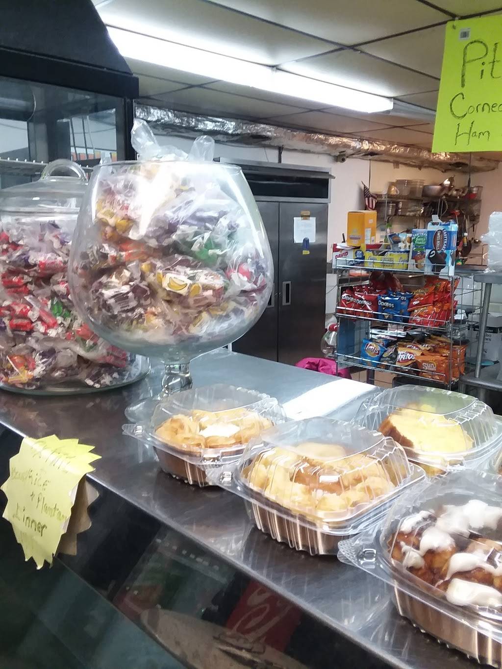 Soul Delishaus | restaurant | 617 S Marlyn Ave, Essex, MD 21221, USA | 4437212391 OR +1 443-721-2391