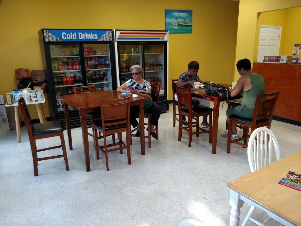 Mamas Jamaican Authentic Cuisine | restaurant | 6218 W Colonial Dr #208, Orlando, FL 32808, USA | 4078261537 OR +1 407-826-1537