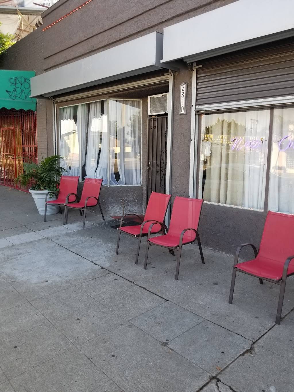 Flavor Table | restaurant | 2812 W Florence Ave, Los Angeles, CA 90043, USA | 3237516000 OR +1 323-751-6000