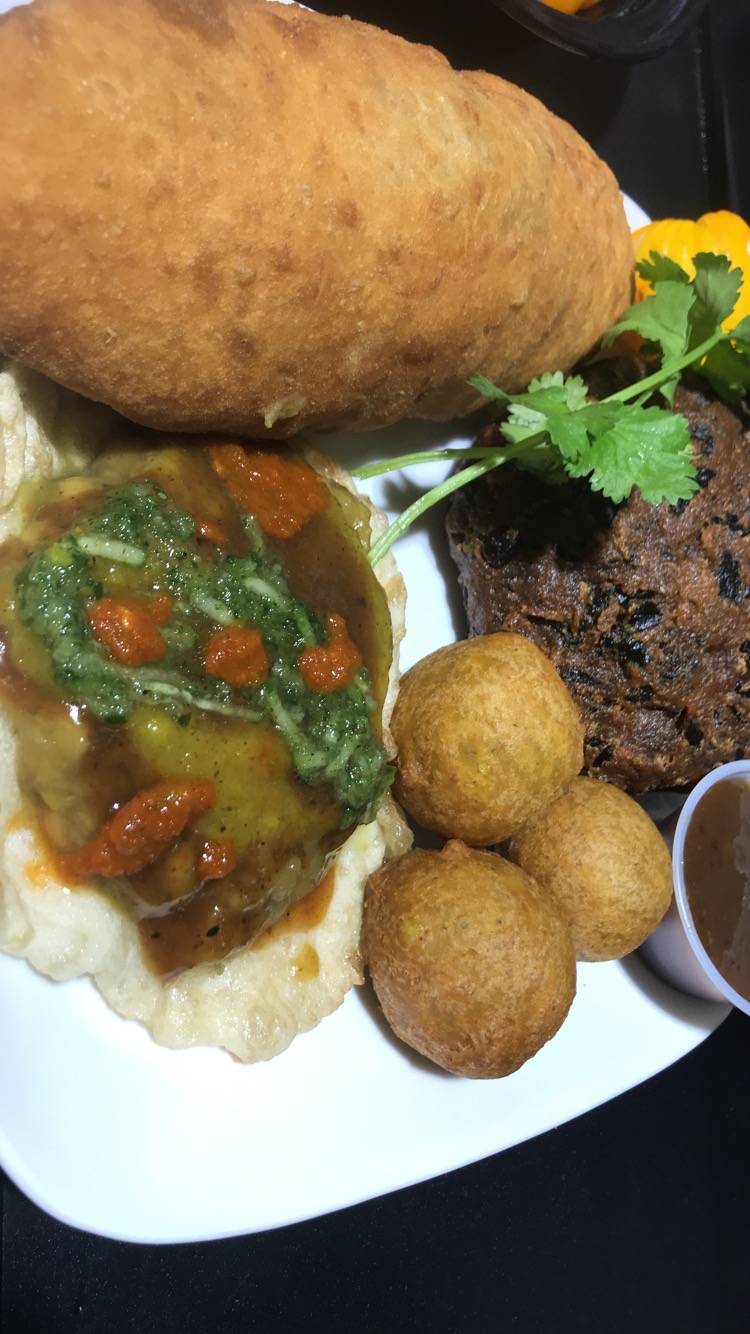 Lena’s Roti & Doubles | restaurant | 278 Eddystone Ave, North York, ON M3N 1H7, Canada | 6473447700 OR +1 647-344-7700