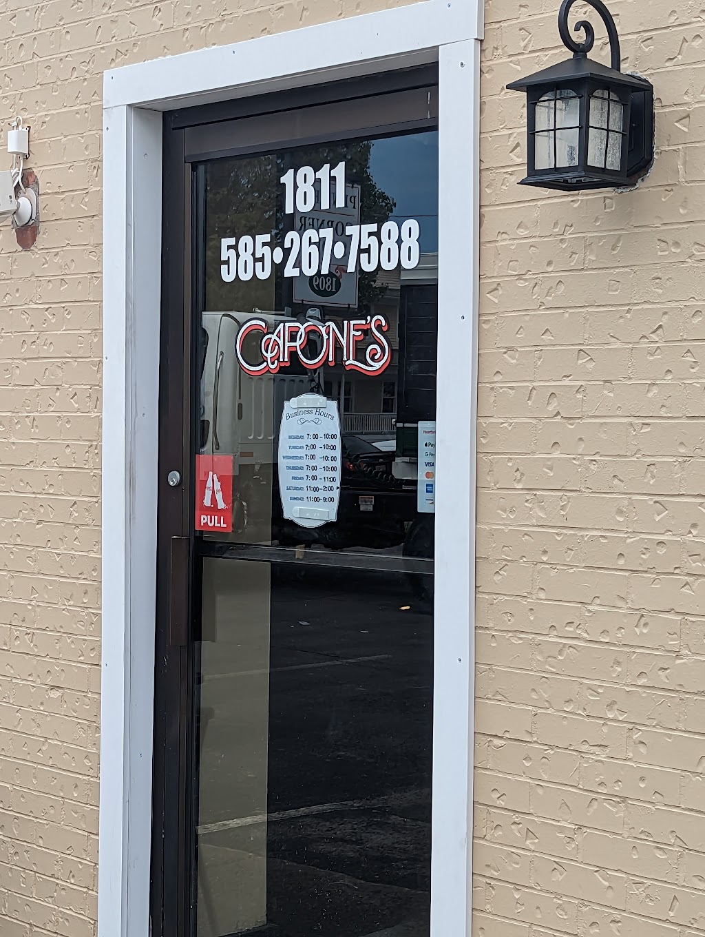 Capones Italian eatery | restaurant | 1811 Penfield Rd, Penfield, NY 14526, USA | 5852677588 OR +1 585-267-7588