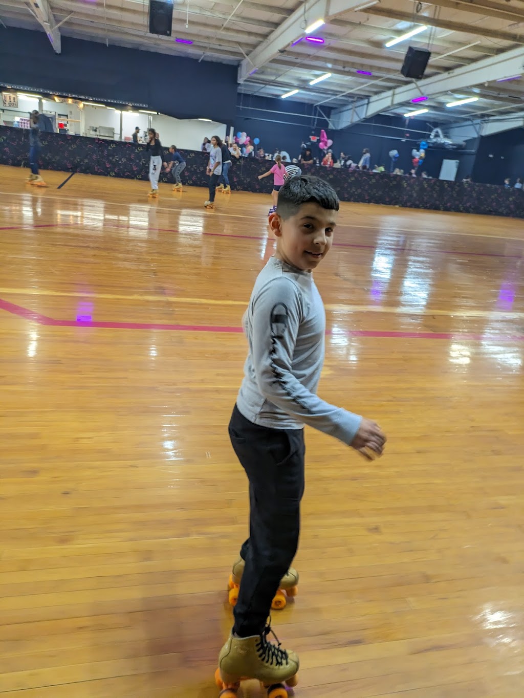 Family Fun Zone | meal takeaway | 2333 Theodore St, Crest Hill, IL 60403, USA | 8157299191 OR +1 815-729-9191