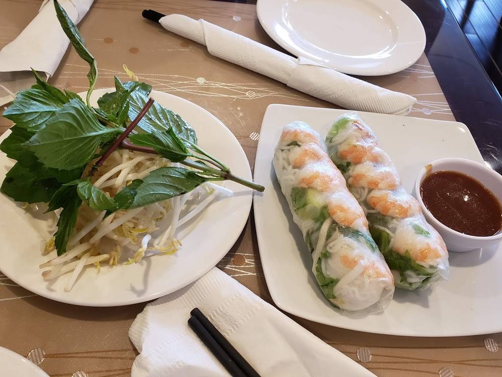 Viet Fortune | restaurant | 2701 Neabsco Common Pl #142, Woodbridge, VA 22191, USA | 5715523753 OR +1 571-552-3753