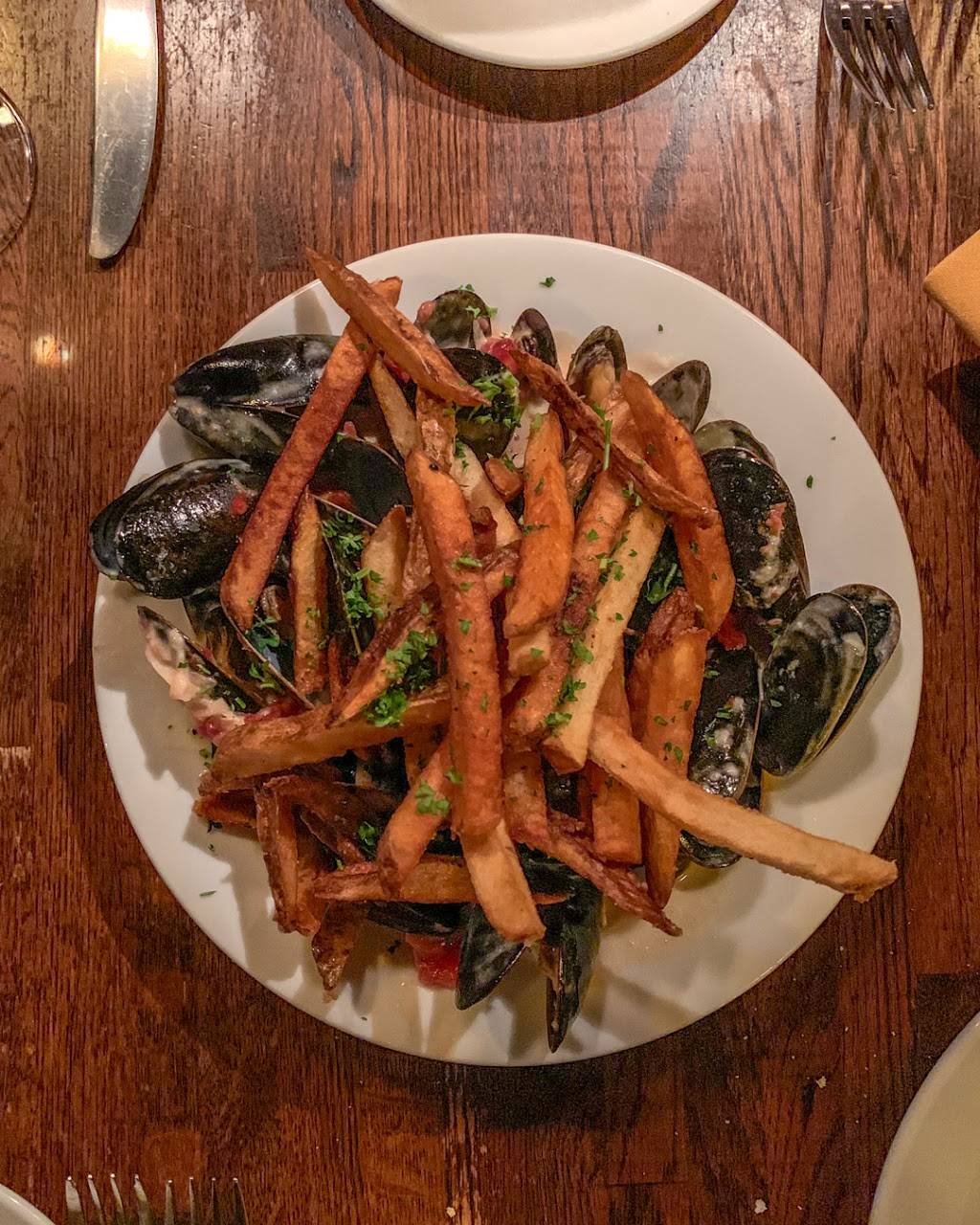 Loie Fullers | restaurant | 1455 Westminster St, Providence, RI 02909, USA | 4012734375 OR +1 401-273-4375