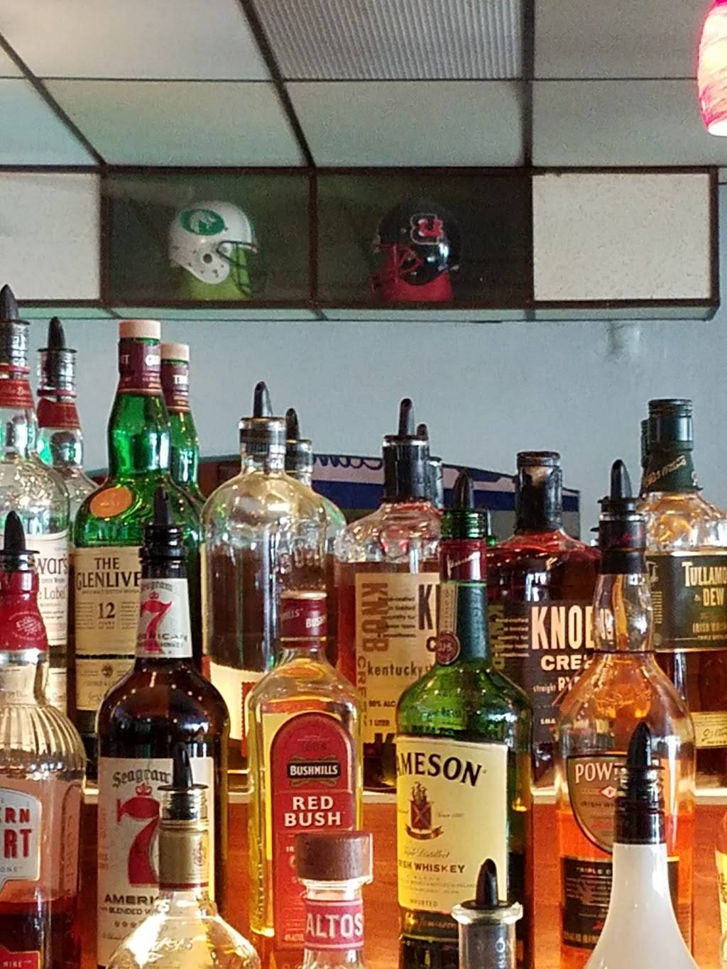 The Mack (Bar & Grill) | restaurant | 4615 Macklind Ave, St. Louis, MO 63109, USA | 3148328199 OR +1 314-832-8199