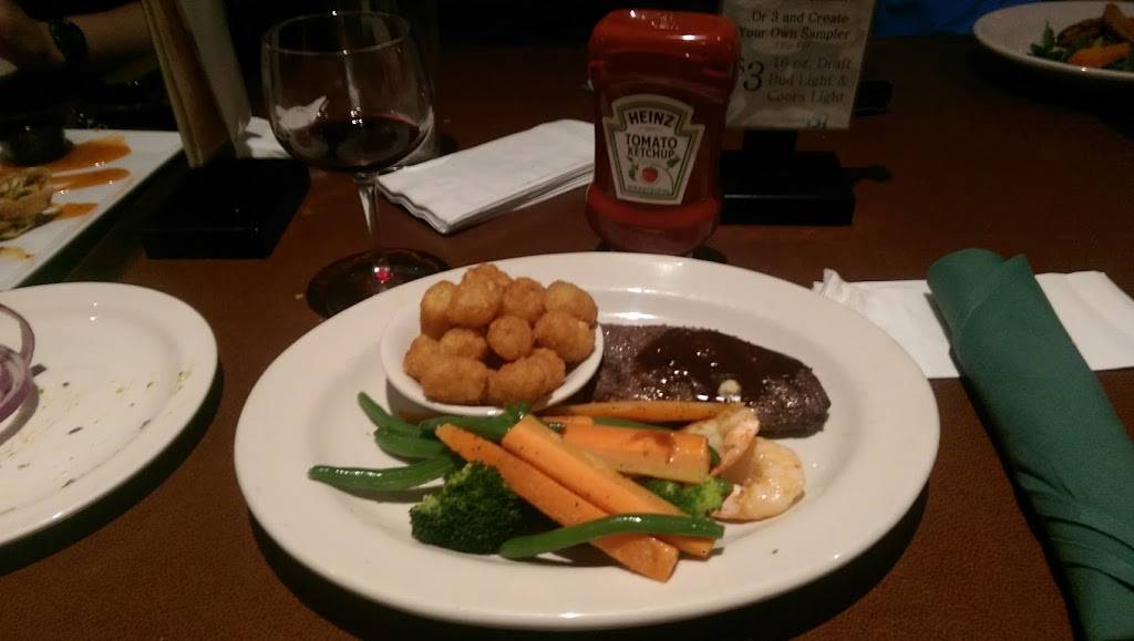 Paddys American Grille | restaurant | 27 International Dr, Portsmouth, NH 03801, USA | 6034309450 OR +1 603-430-9450