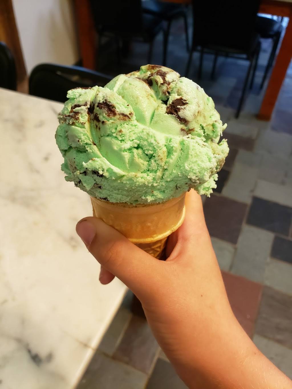 Lakeside Farm Stand | restaurant | 31 Lake Dr, Guilford, CT 06437, USA | 2034570152 OR +1 203-457-0152