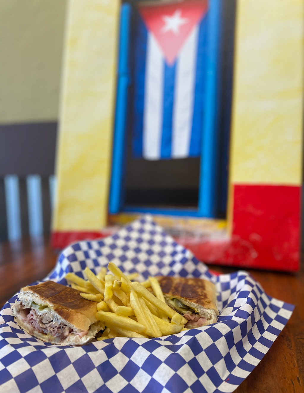 Juana La Cubana Cafe | restaurant | 10334 W Sample Rd, Coral Springs, FL 33065, USA | 9545109170 OR +1 954-510-9170