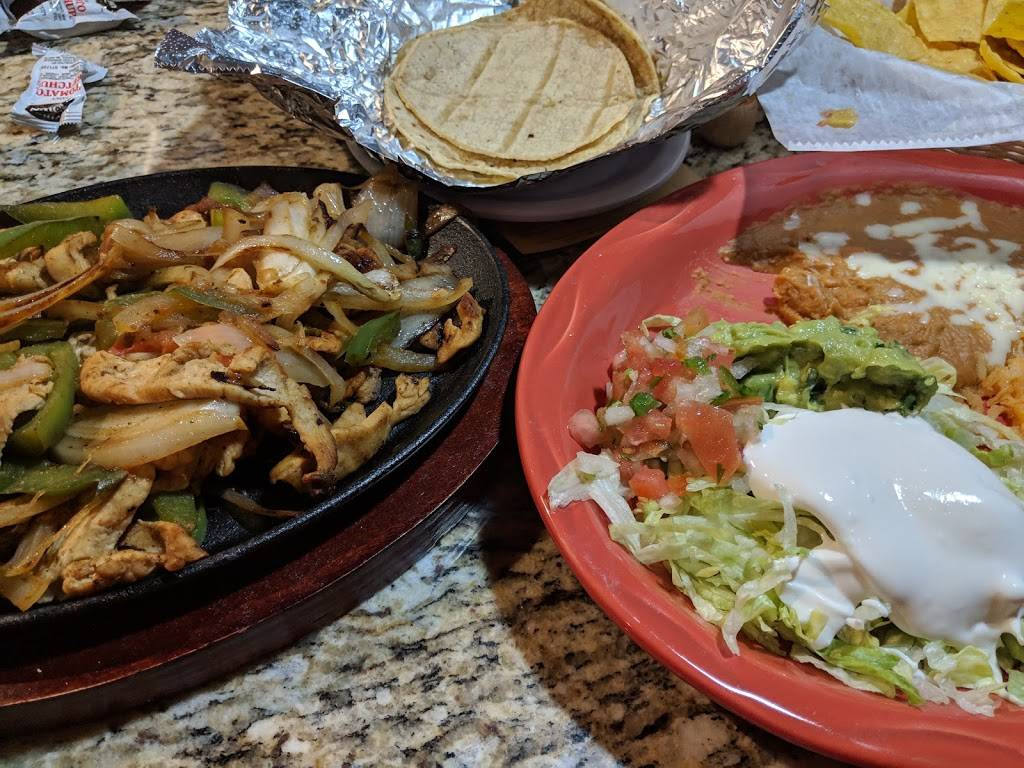 Dorados Mexican Grill & Bar | restaurant | 3424 Chicago Dr, Hudsonville, MI 49426, USA | 6162095020 OR +1 616-209-5020