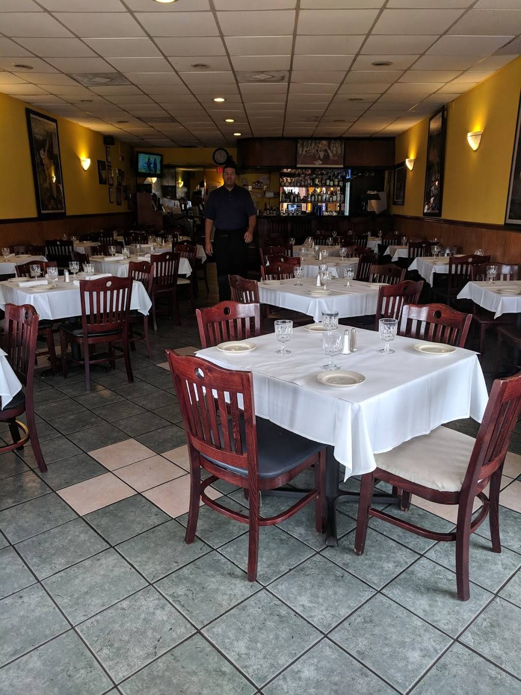 Samanthas Restaurant | restaurant | 631 University Blvd E, Silver Spring, MD 20901, USA | 3014457300 OR +1 301-445-7300