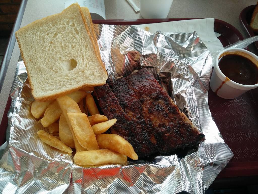 Lil Porgys Bar-B-Q | restaurant | 101 W University Ave, Urbana, IL 61801, USA | 2173671018 OR +1 217-367-1018