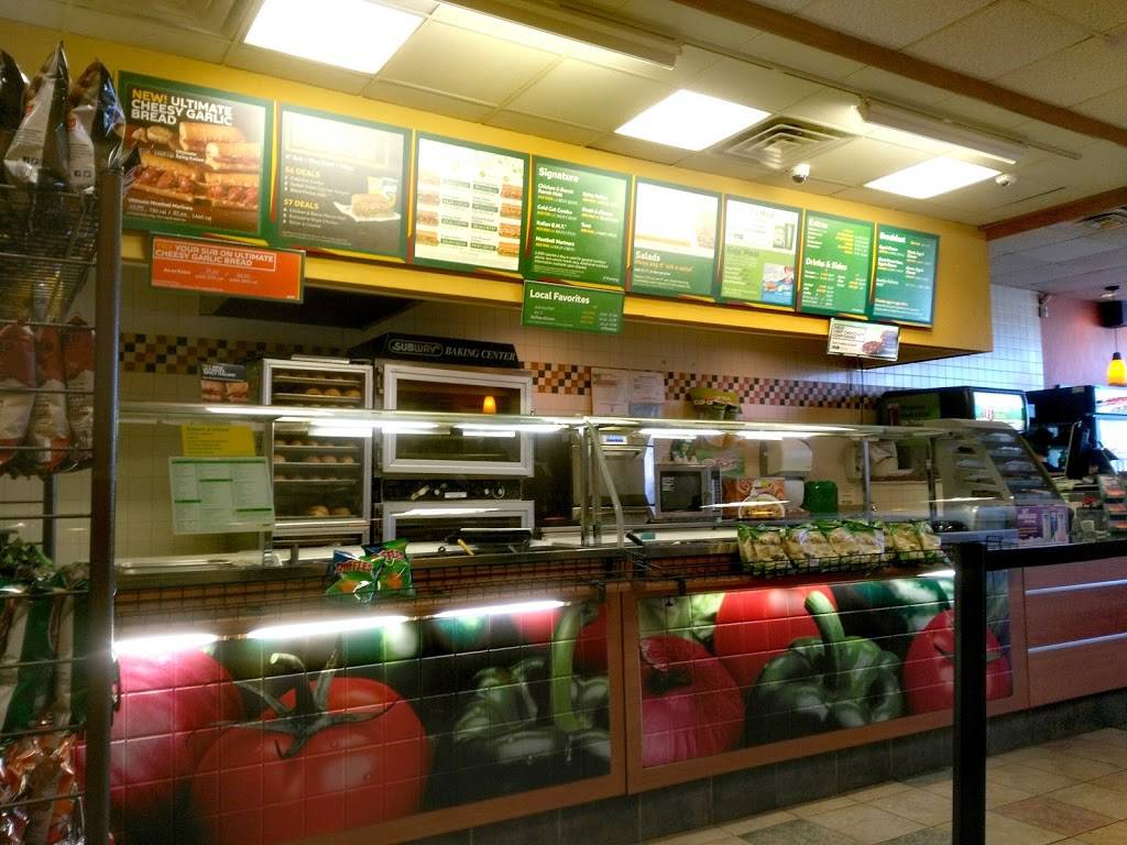 Subway | restaurant | 428 E Jefferson Blvd, Dallas, TX 75203, USA | 2149428222 OR +1 214-942-8222