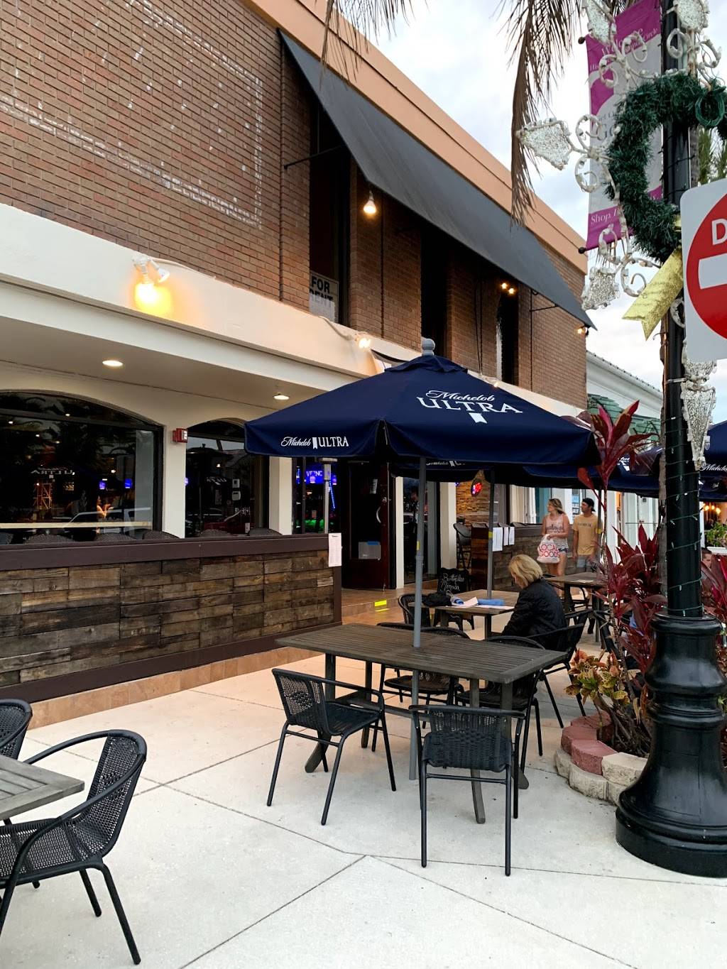 Vernona Gourmet Market, Restaurant & Lounge | restaurant | 40 S Boulevard of the Presidents, Sarasota, FL 34236, USA | 9412840416 OR +1 941-284-0416