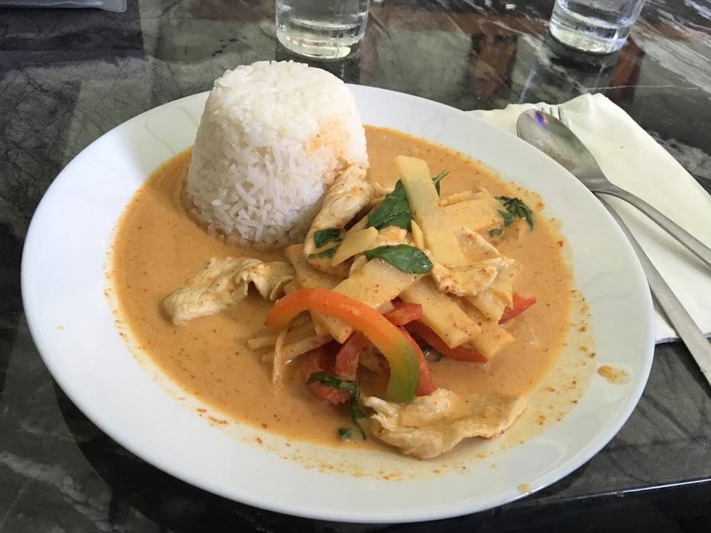 Whoopi Thai cuisine | meal delivery | 2449 Black Rock Turnpike, Fairfield, CT 06825, USA | 2034294956 OR +1 203-429-4956