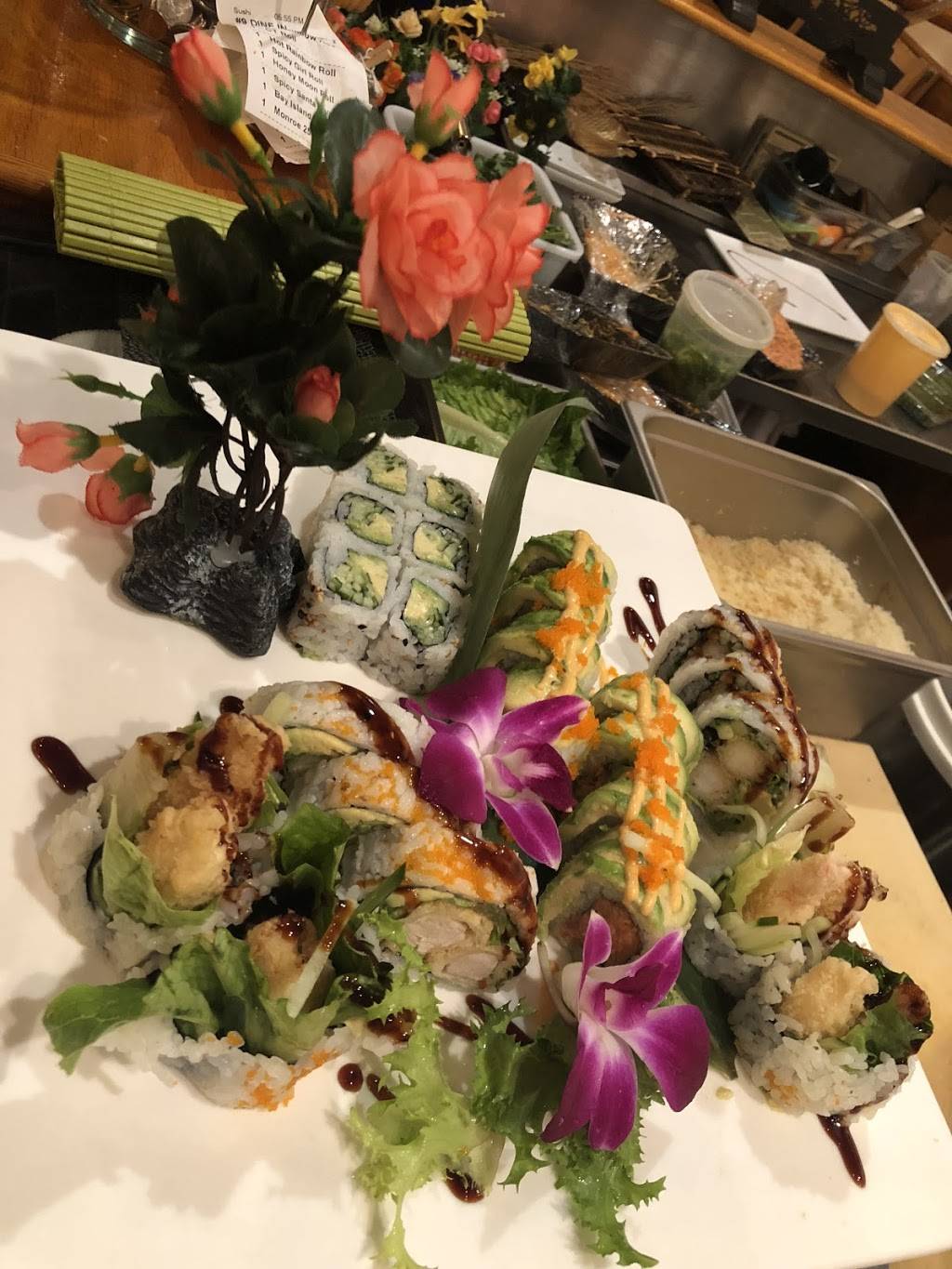 sakana sushi | restaurant | 435 Main St, Monroe, CT 06468, USA | 2034528220 OR +1 203-452-8220