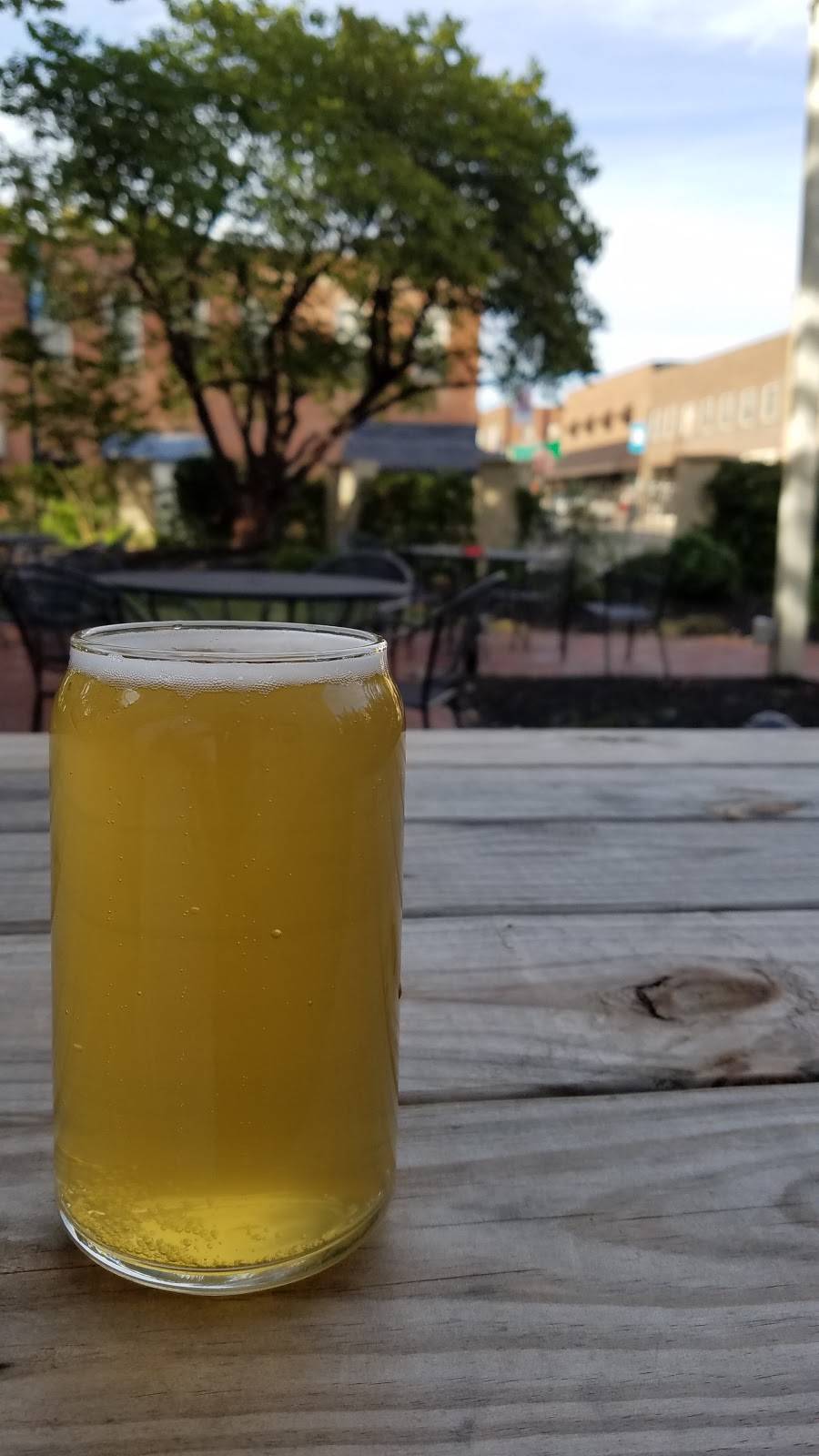 Ebb & Flow Fermentations | restaurant | 11 S Spanish St, Cape Girardeau, MO 63703, USA | 5733348330 OR +1 573-334-8330