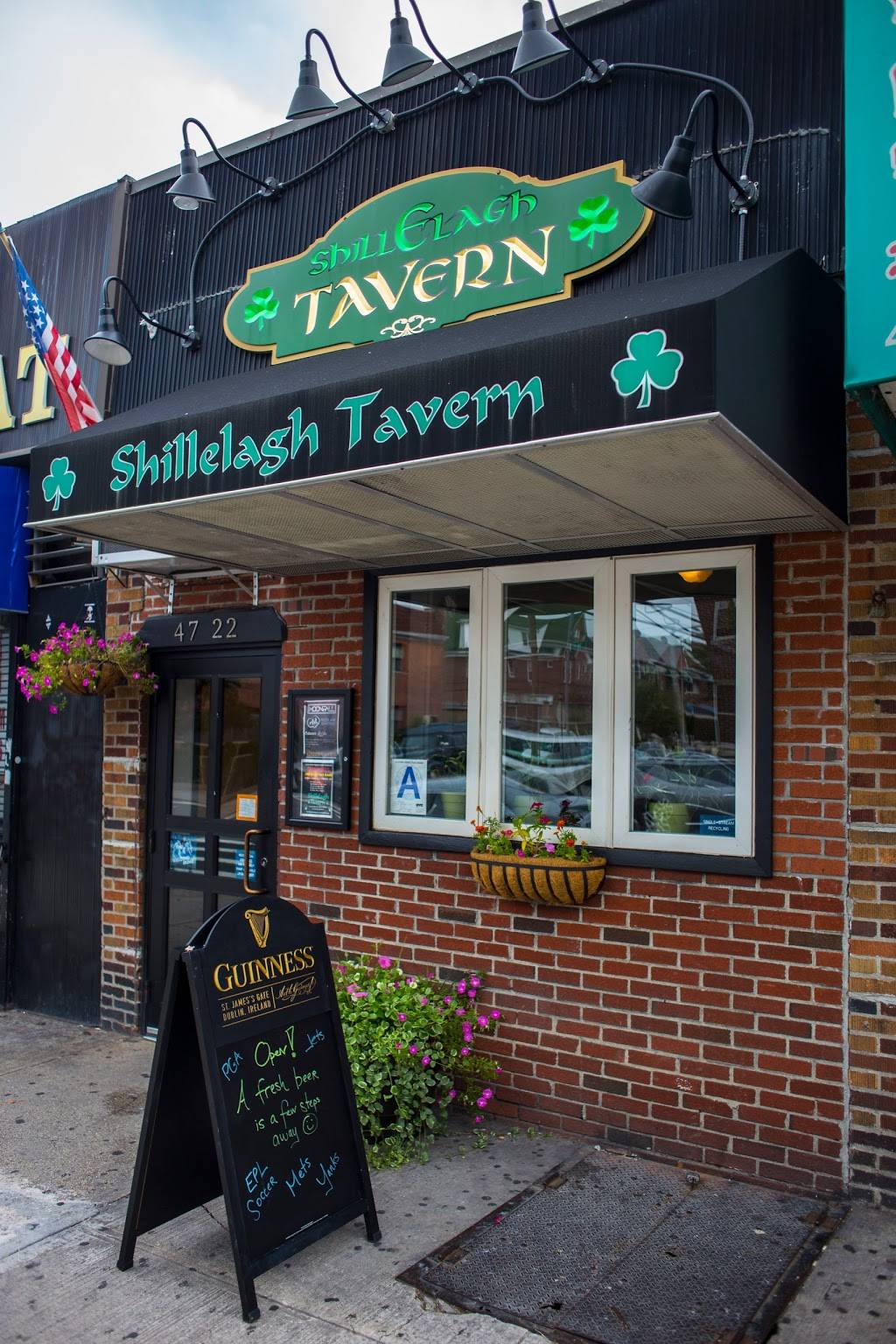 The Shillelagh Tavern | restaurant | 47-22 30th Ave, Long Island City, NY 11103, USA | 7187289028 OR +1 718-728-9028