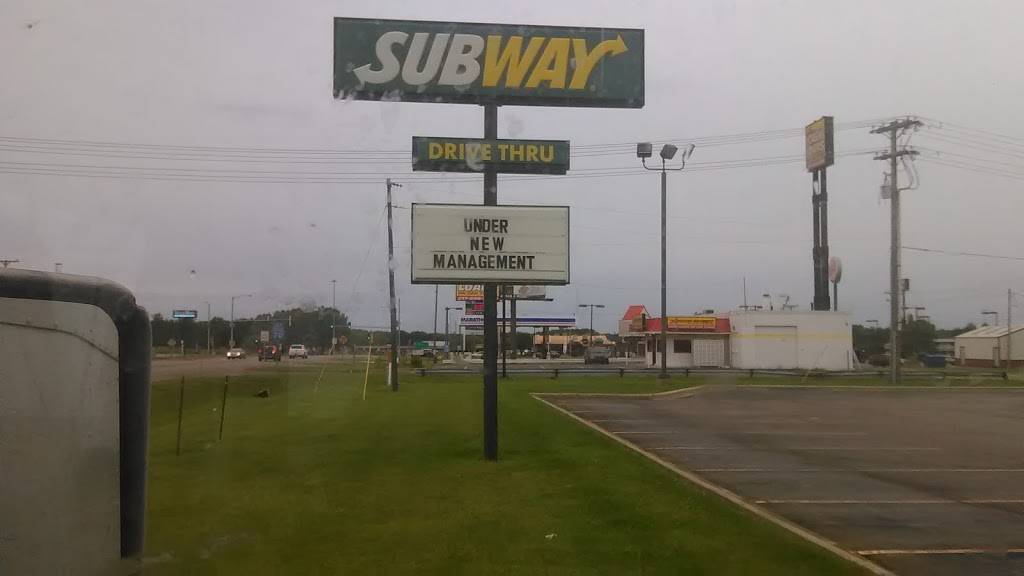 Subway | restaurant | 102 Brysta Dr, Marshall, IL 62441, USA | 2178265890 OR +1 217-826-5890