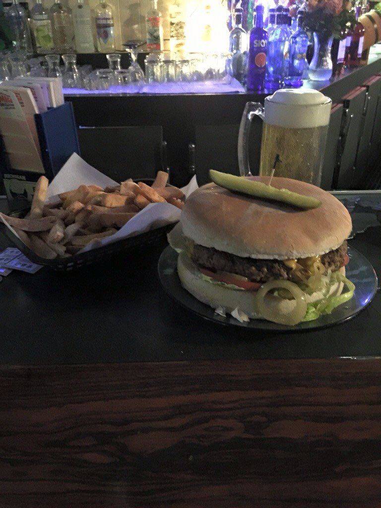 LUMBERYARD GRUB AND PUB | restaurant | 26700 Schoenherr Rd, Warren, MI 48089, USA | 5867767775 OR +1 586-776-7775