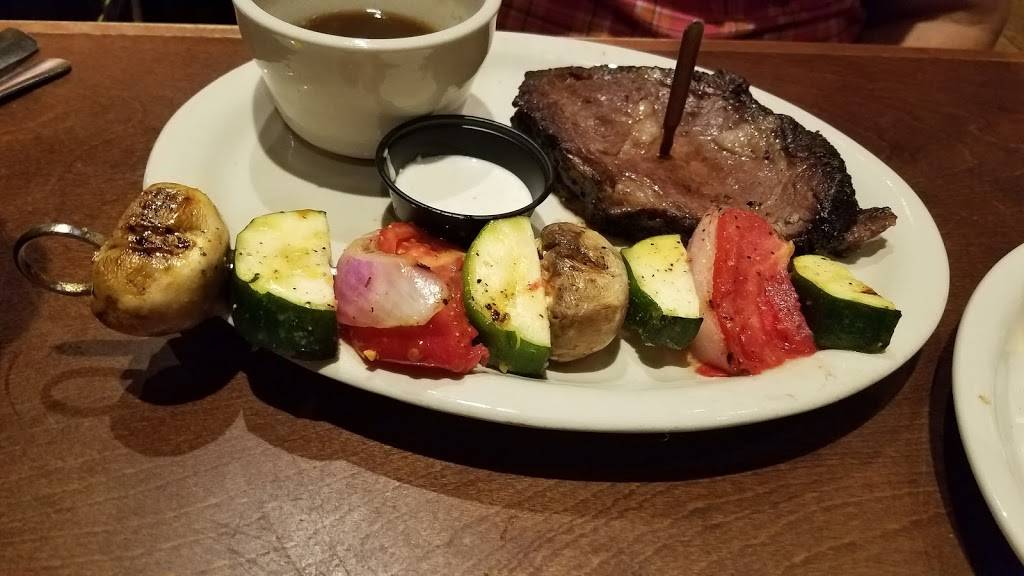 Logans Roadhouse | restaurant | 130 Chandler Dr, Dickson, TN 37055, USA | 6154416862 OR +1 615-441-6862