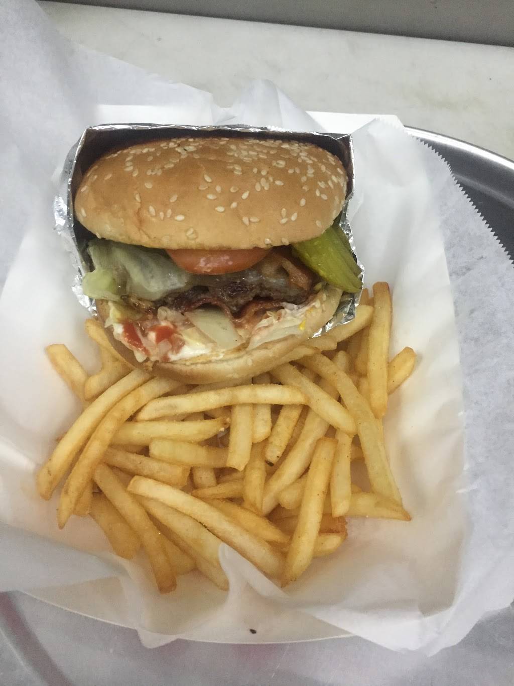 Beefed Up, Burgers and More | restaurant | Thom Powers, 31602 Castaic Rd, Castaic, CA 91384, USA | 8059075760 OR +1 805-907-5760