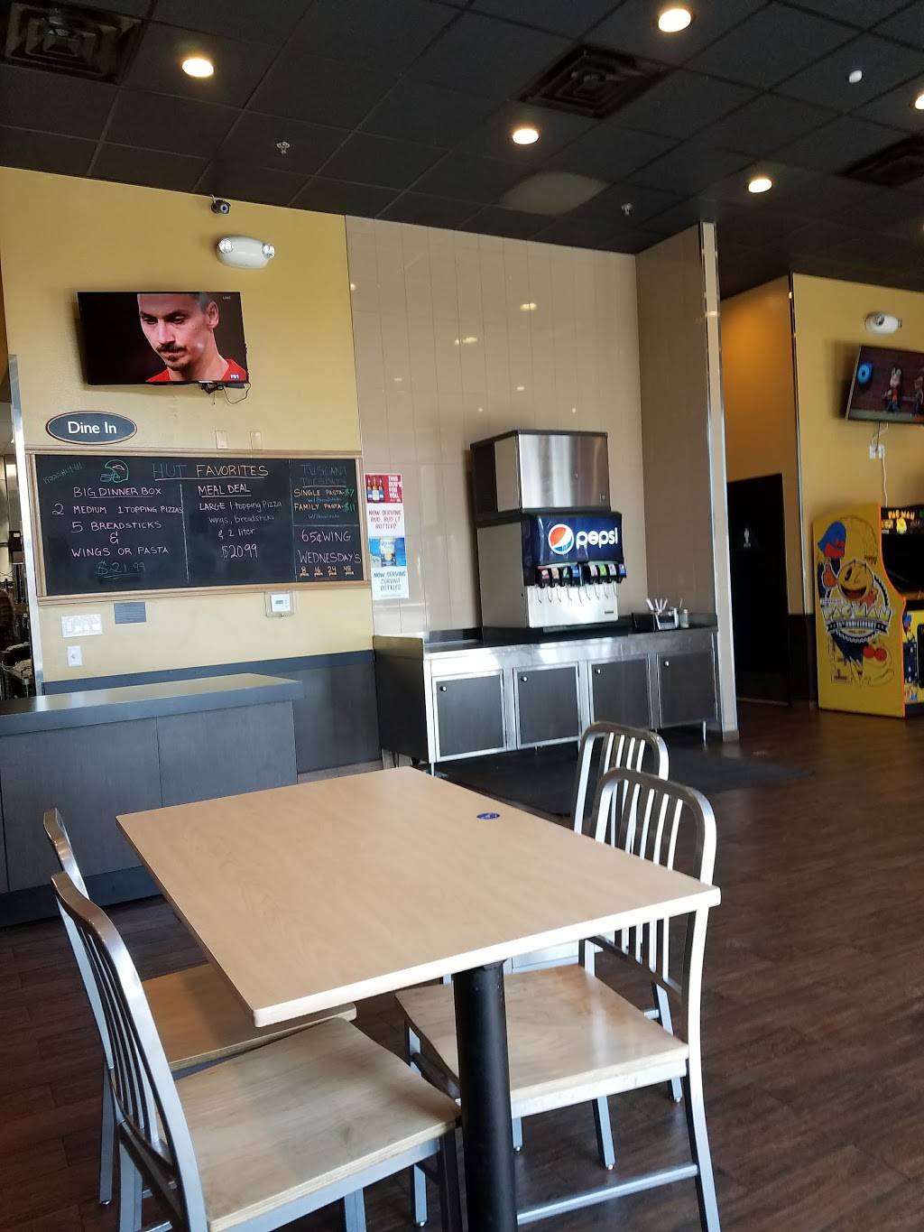 Pizza Hut | meal takeaway | 410 N 11th Ave Suite 107, Hanford, CA 93230, USA | 5595820368 OR +1 559-582-0368