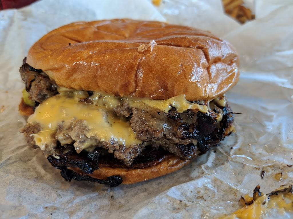 Tuckers Onion Burgers | restaurant | 2166 24th Ave NW, Norman, OK 73069, USA | 4055617373 OR +1 405-561-7373