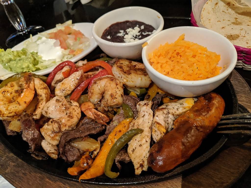 El Sol Restaurant & Tequileria | restaurant | 262 Cedar Ln, Vienna, VA 22180, USA | 7037127701 OR +1 703-712-7701